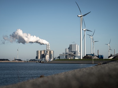 Mission Impossible: The Influence of Incumbent Industries on Mission-Oriented Innovation Policy Targeting Carbon Lock-In